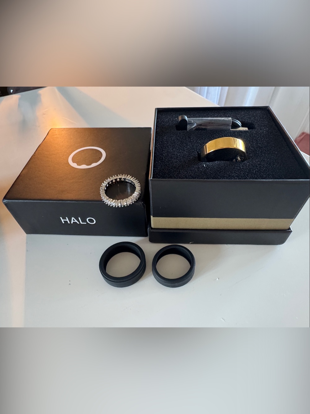 Halo size 10 Women’s Gold Smart Ring Set with accessories